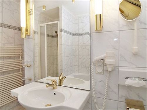 Hotel Kastell Ahlbeck  Bagian luar foto
